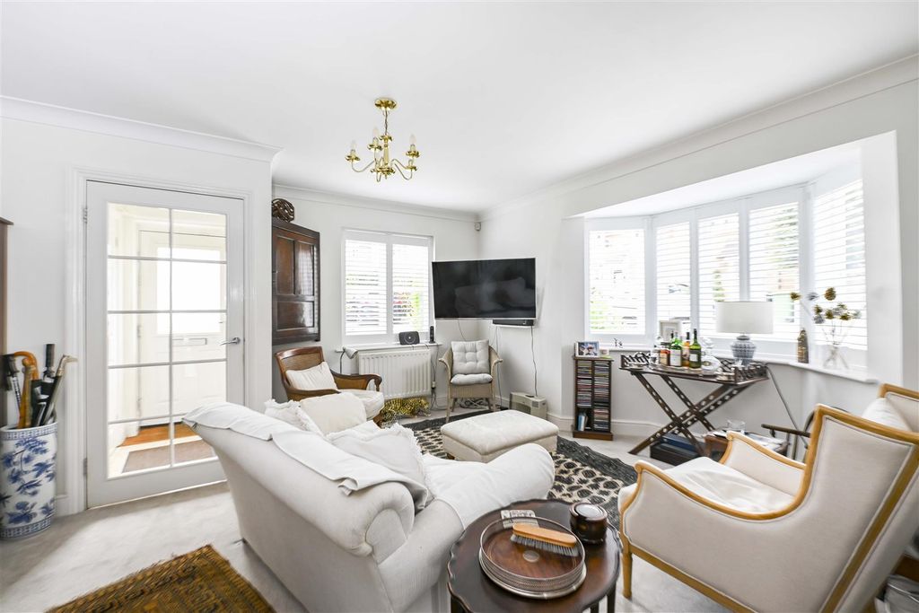 Property photo 2 of 13 Bartholemew-Close-08.Jpg