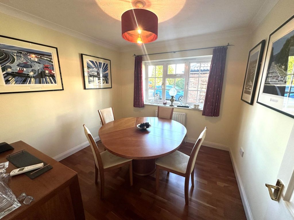 Property photo 3 of 11