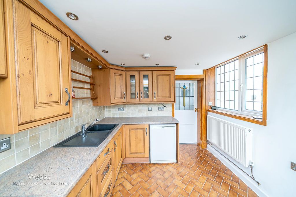 Property photo 3 of 26 Â© Webbs Estate Agents Â© (23 Of 61).Jpg