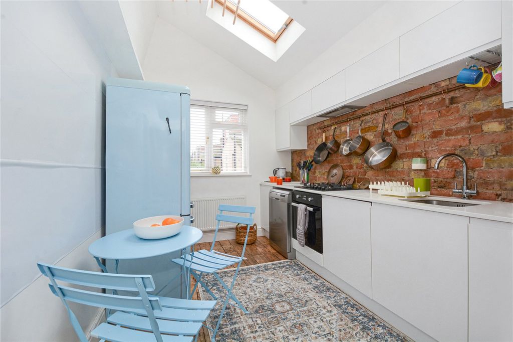 Property photo 2 of 15 Picture No. 28