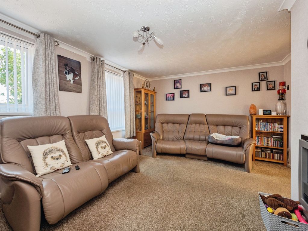 Property photo 2 of 20