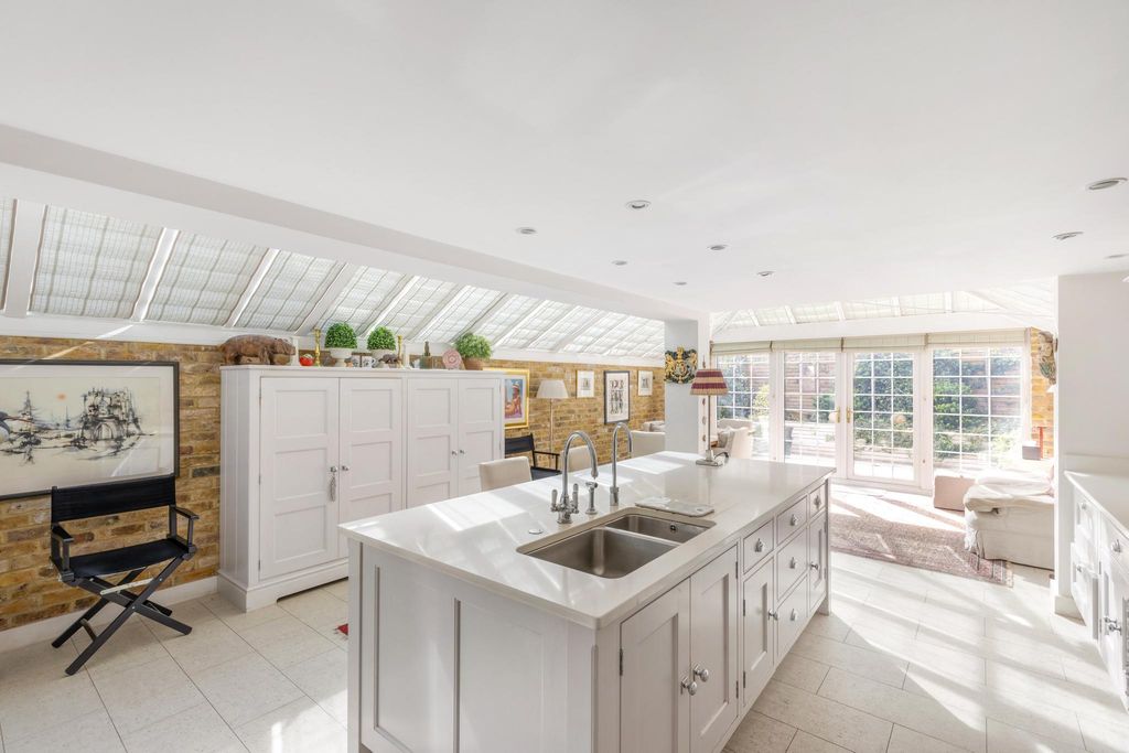 Property photo 3 of 13 Image