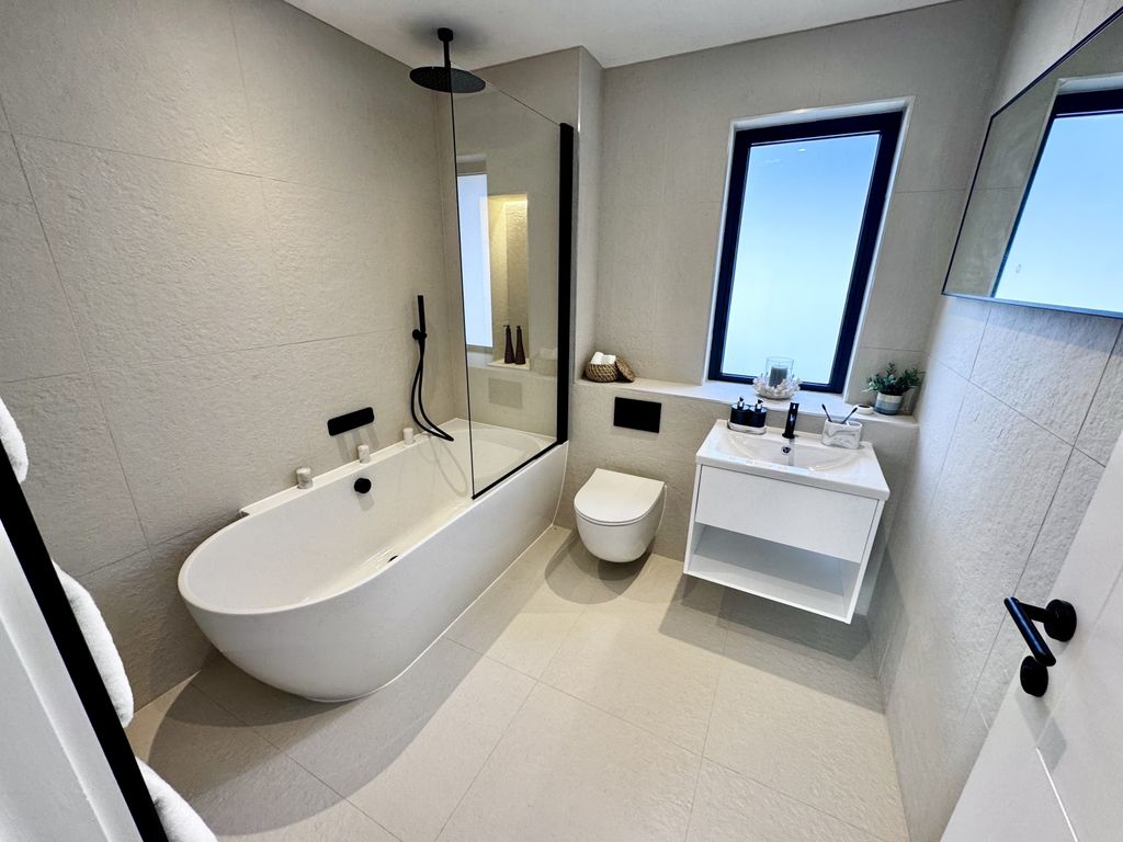 Property photo 3 of 15 49 Ramley Road - Dressed (3)