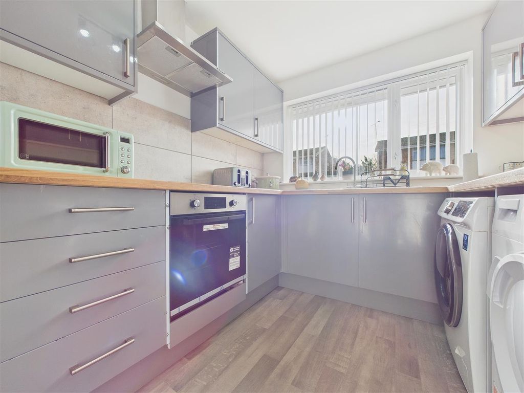 Property photo 3 of 11 Cam01407G0-Pr0028-Still005.Jpg