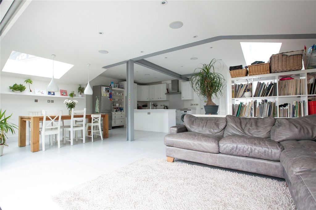 Property photo 3 of 13 Picture No. 61