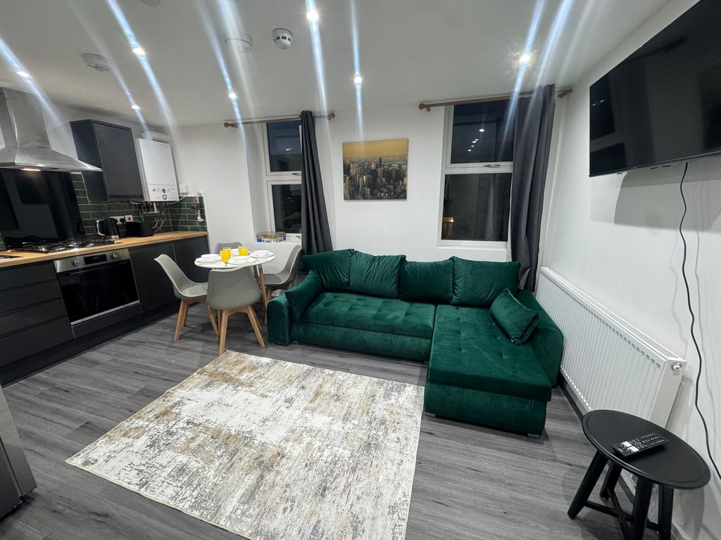 Property photo 2 of 7 Living Room