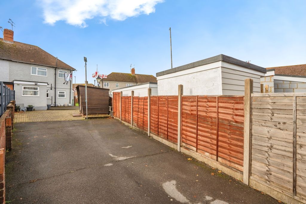 Property photo 2 of 17 Photo