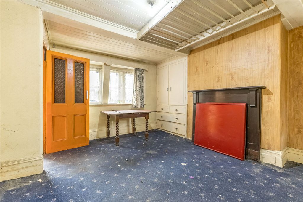 Property photo 2 of 14 Living Room