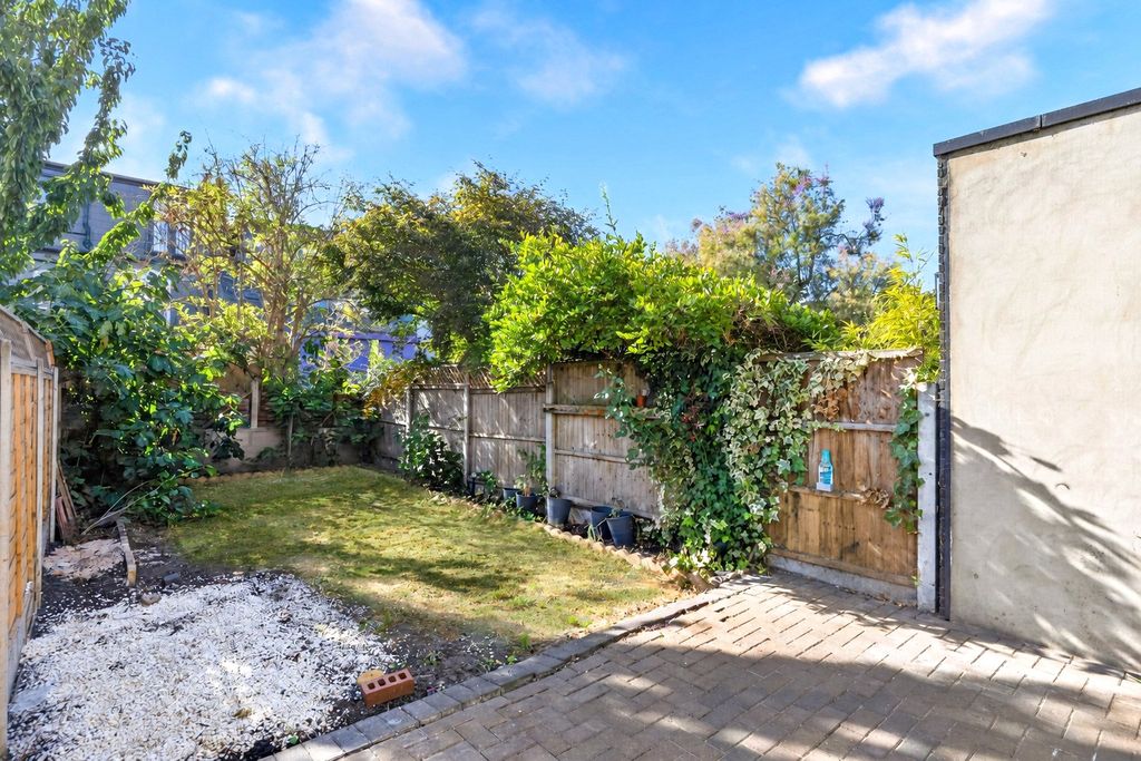Property photo 3 of 15 Picture No. 27