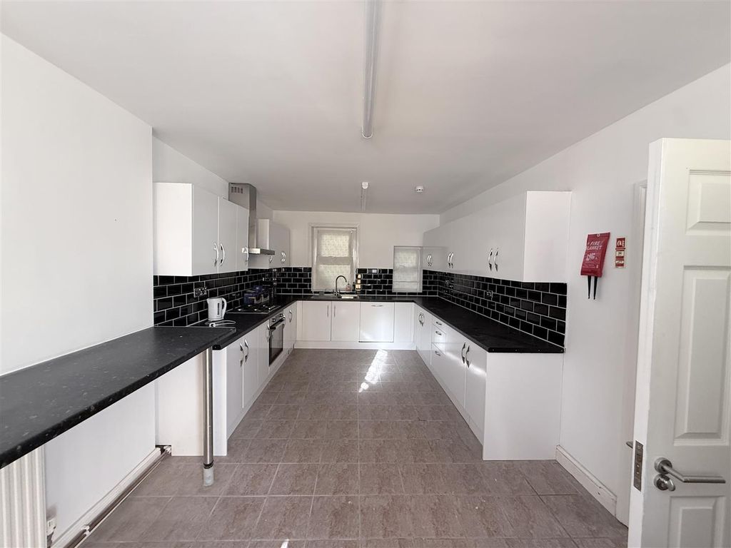 Property photo 1 of 21 Ground Floor Kitchen