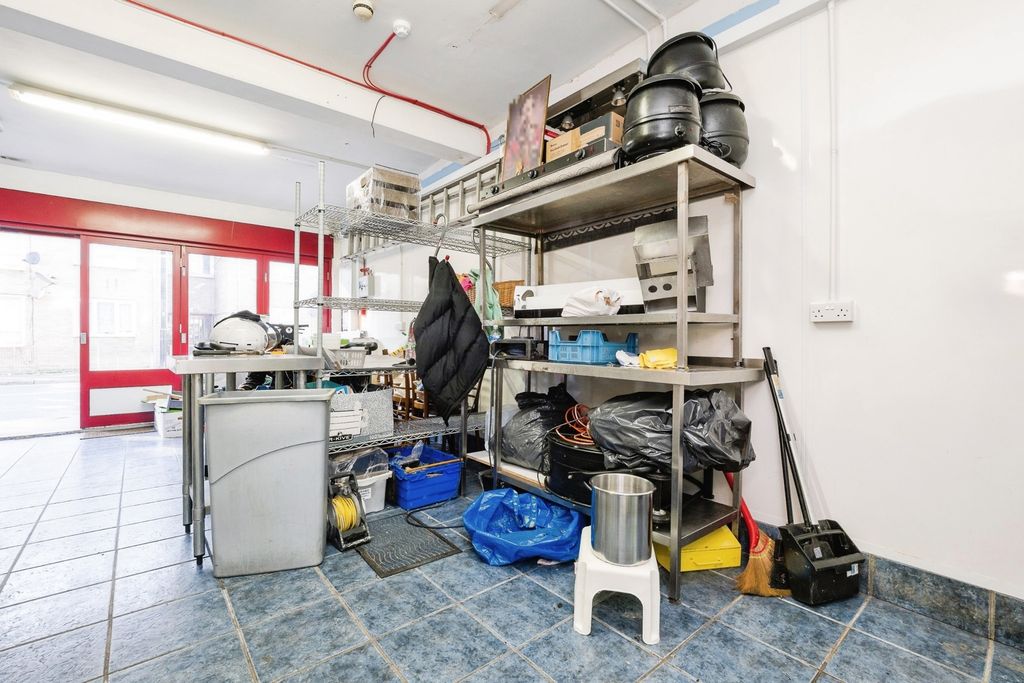 Property photo 3 of 17 Photo