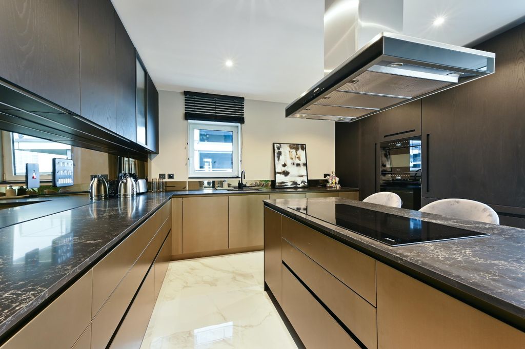 Property photo 3 of 36 Image