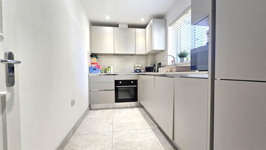Property photo 2 of 5 1000283258.Jpg