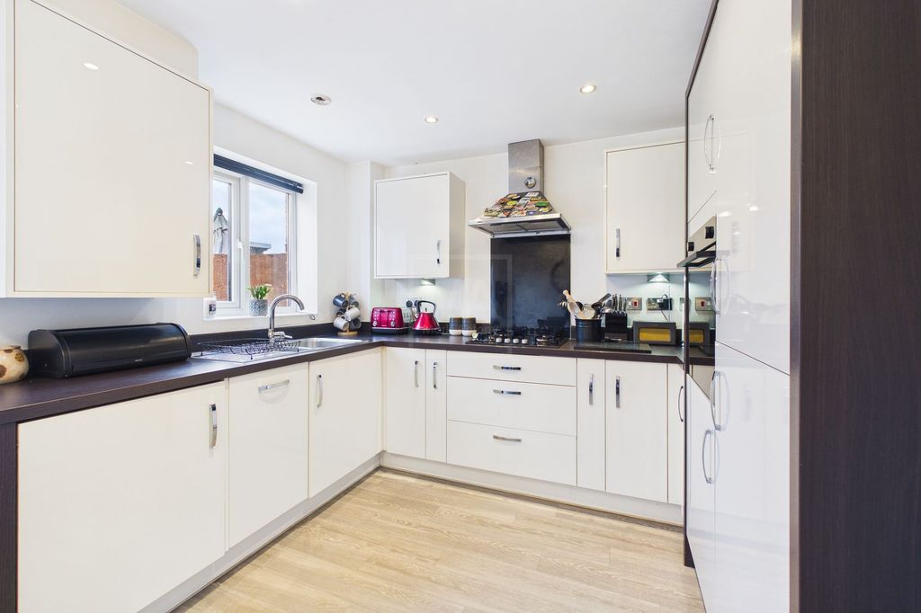 Property photo 3 of 19 Kitchen Diner