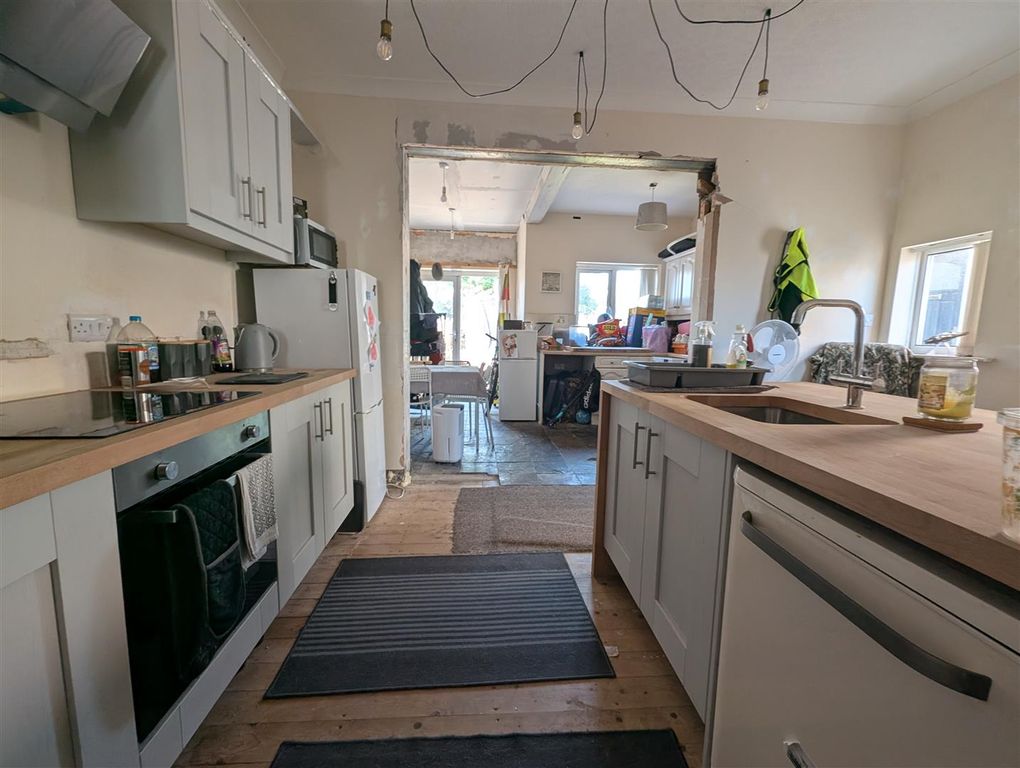 Property photo 3 of 9 Dining Area