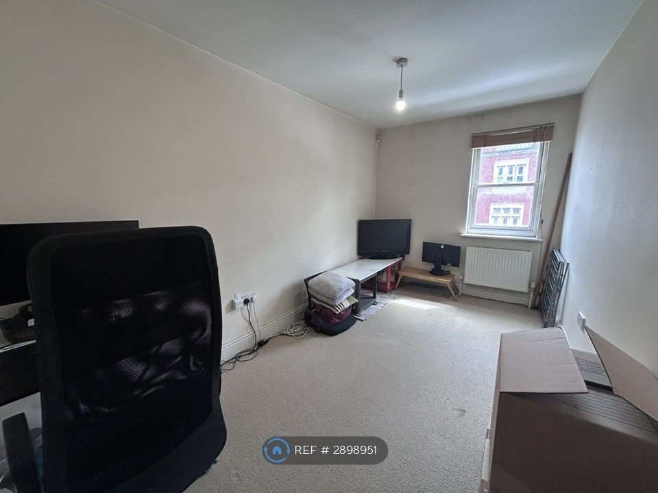 Property photo 2 of 6