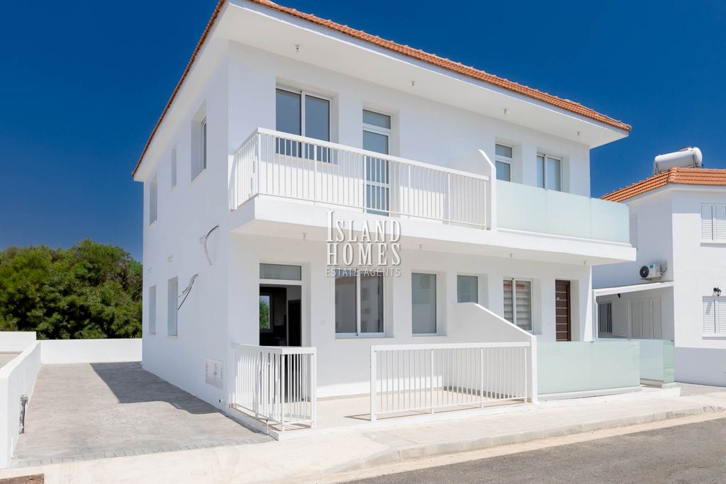 Property photo 2 of 28