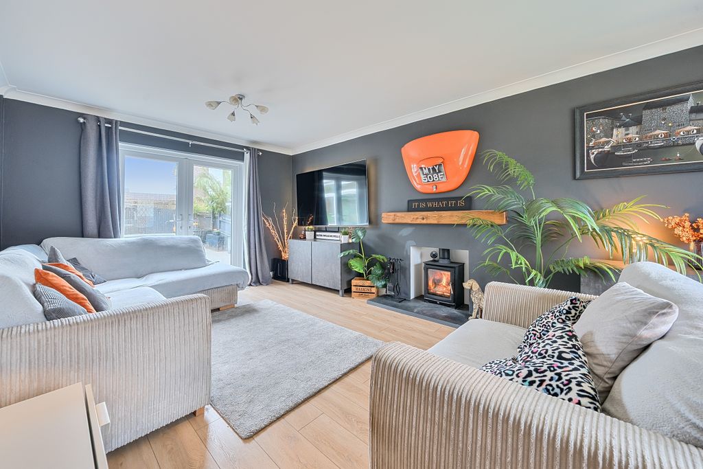 Property photo 3 of 24 1-699897F213781-1411384-14-6998544E5Bb5c-1