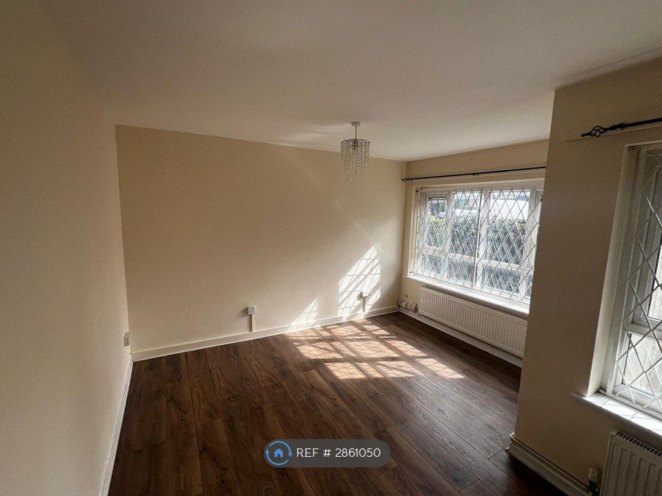 Property photo 3 of 15 Dining Living Room