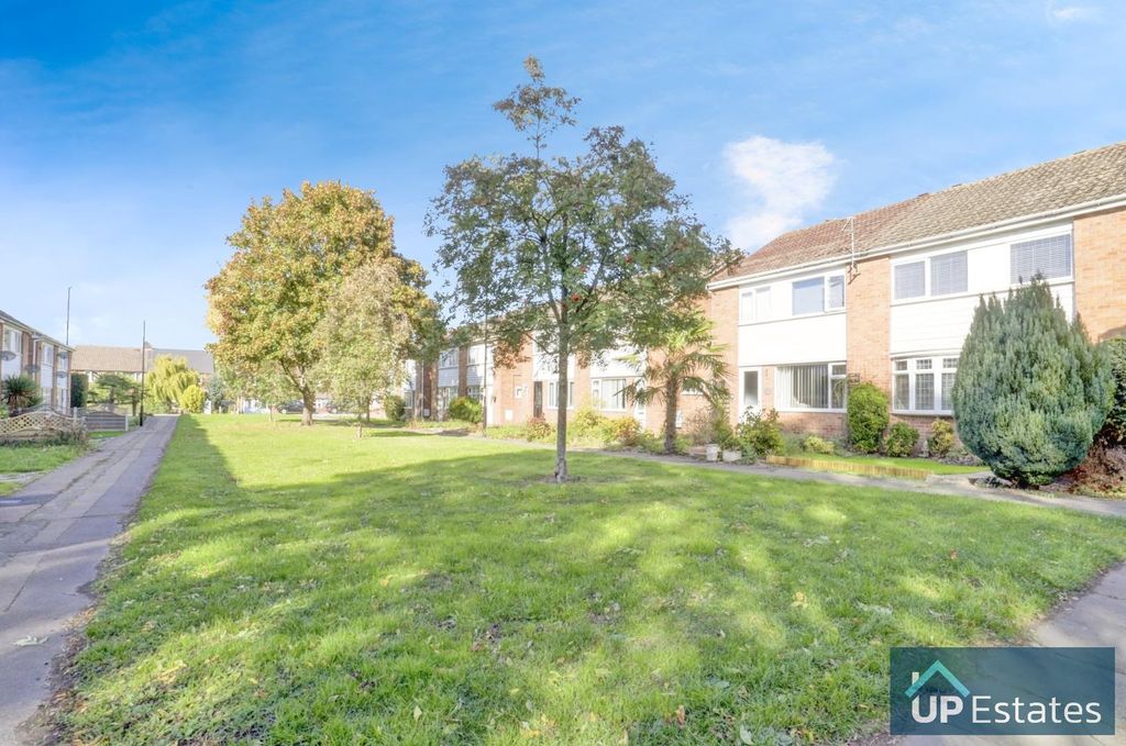 Property photo 3 of 19 Front Aspect