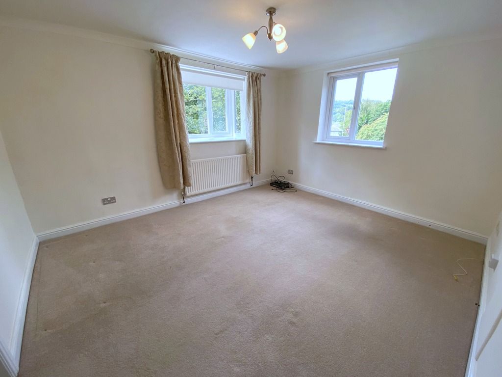 Property photo 2 of 11 Lounge