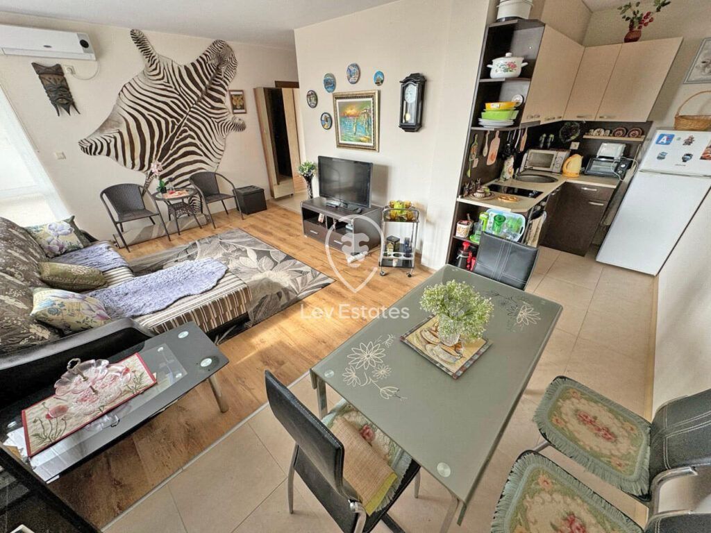 Property photo 1 of 11