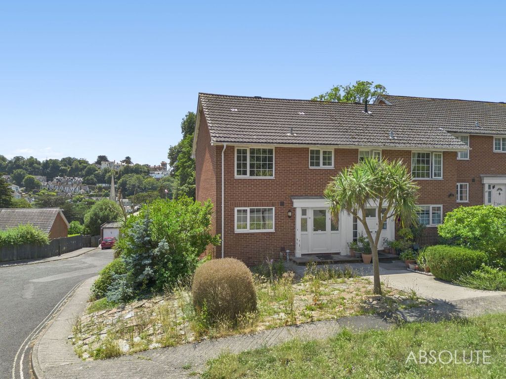 Property photo 2 of 17