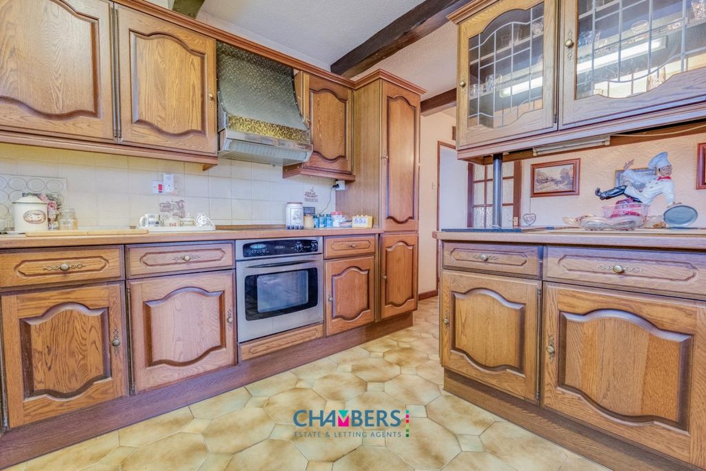 Property photo 3 of 49 Kitchen / Diner