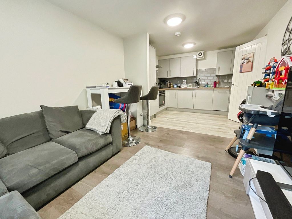 Property photo 3 of 14