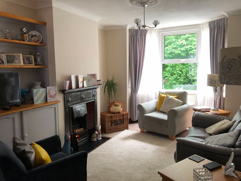 Property photo 2 of 11