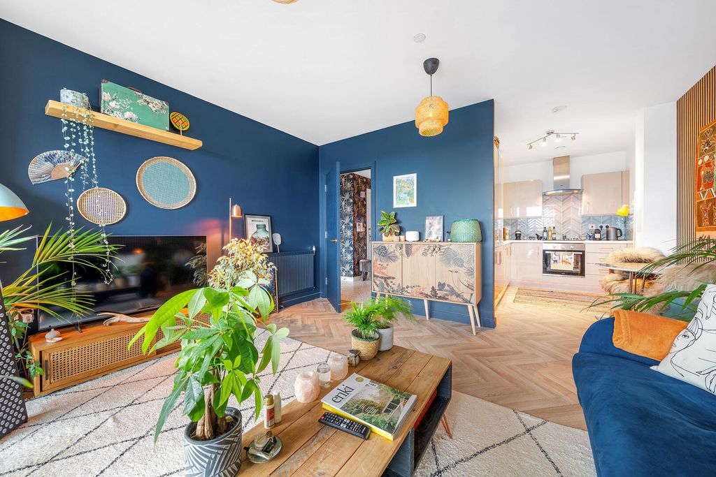 Property photo 3 of 15 Living Room