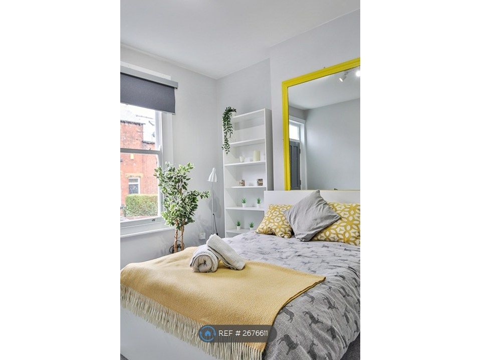 Property photo 2 of 8 Double Bedroom 1 - Ground Floor