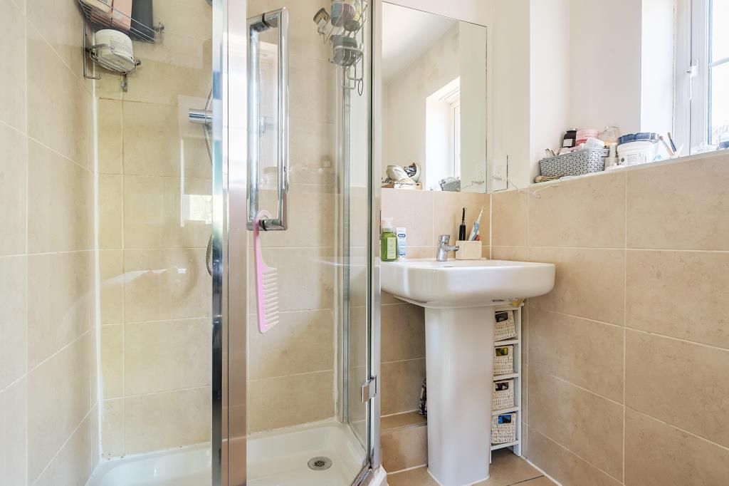 Property photo 2 of 22 Bathroom