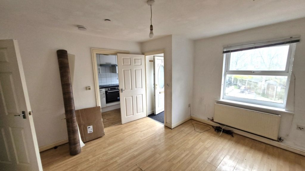 Property photo 2 of 7 20260401_094259_Resized