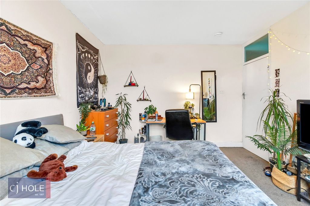 Property photo 1 of 14 Picture No. 13