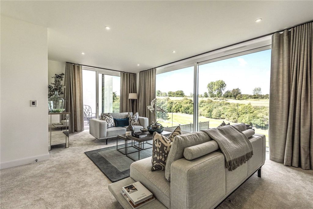 Property photo 3 of 19 Picture No. 03