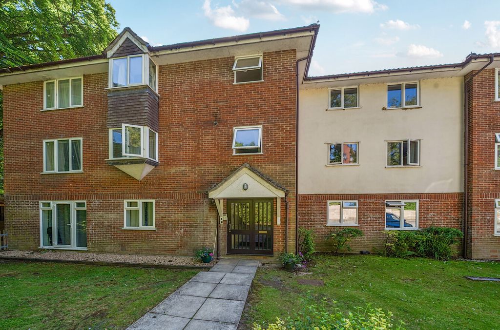 Property photo 1 of 12 1311186-1-6852d90...