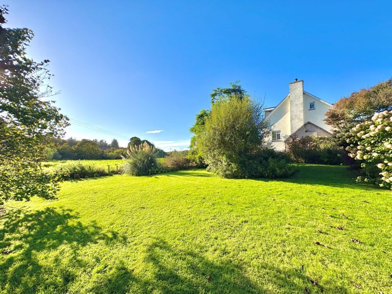 Property photo 3 of 33 Photo 30