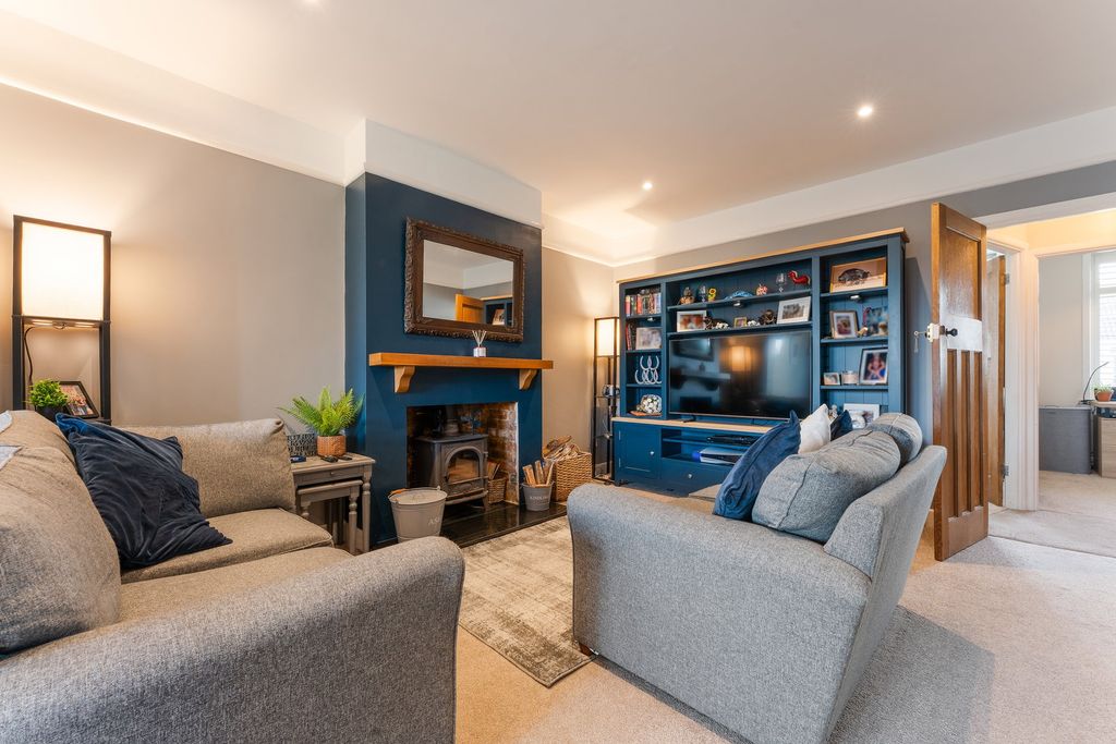 Property photo 2 of 16