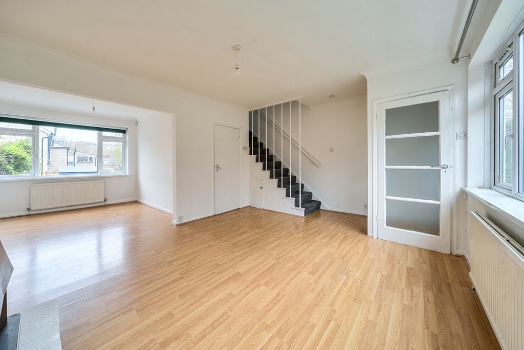 Property photo 2 of 14 1435204-8-69c2739...