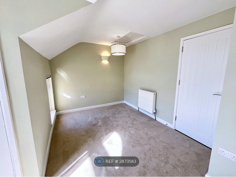 Property photo 3 of 20 Living Room