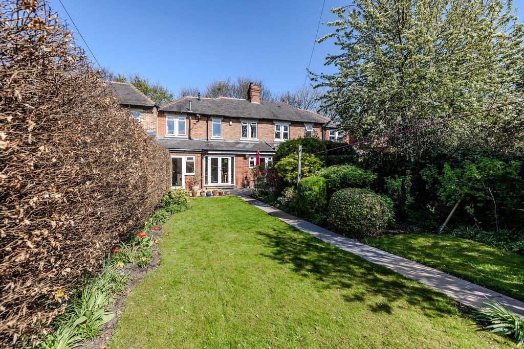 Property photo 1 of 52 Rear Garden