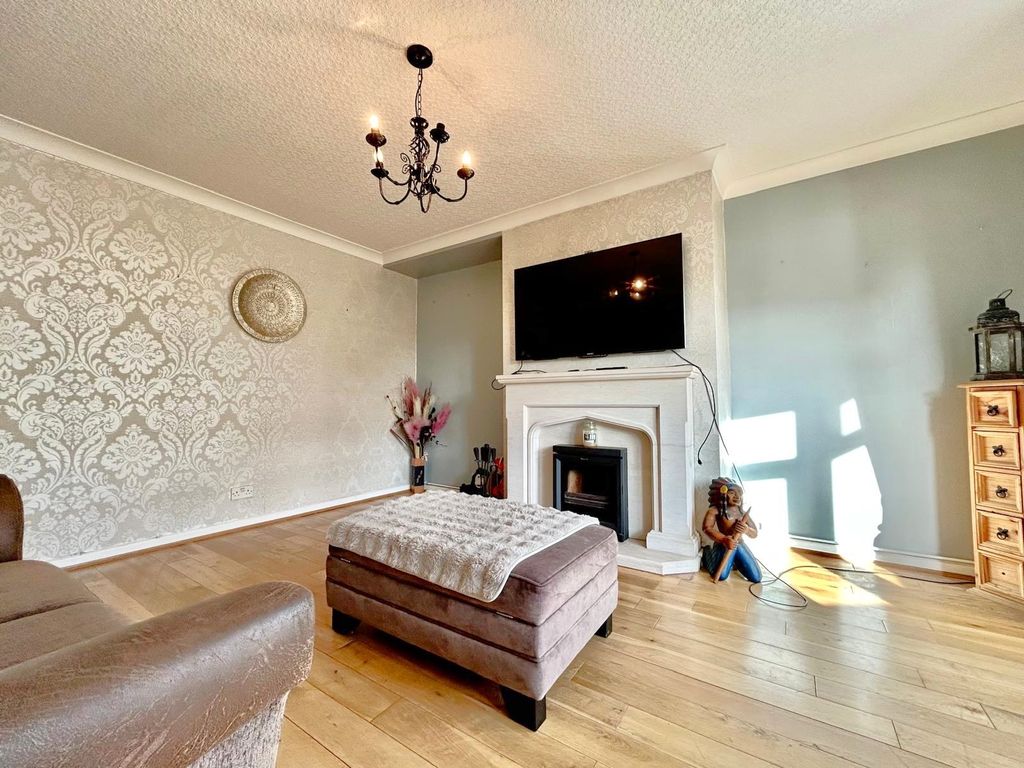 Property photo 2 of 9 Image