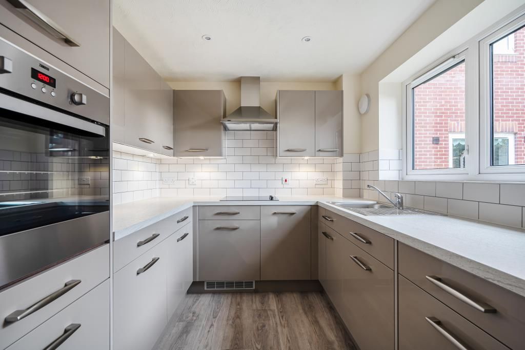 Property photo 2 of 19 Kitchen