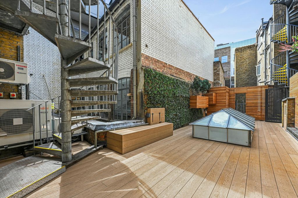 Property photo 2 of 12 Olbluecinemahouse12.Jpg