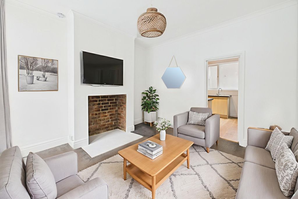 Property photo 3 of 10 4357765
