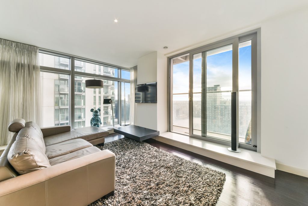 Property photo 3 of 14 Pan Peninsula Square