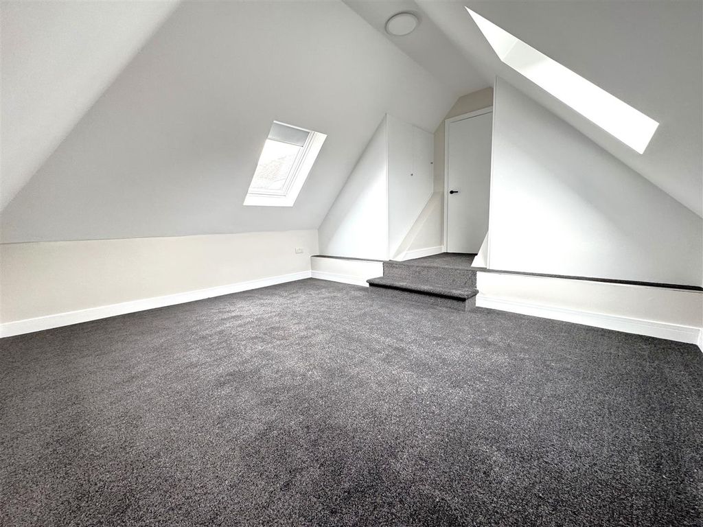 Property photo 3 of 7 Bedroom One