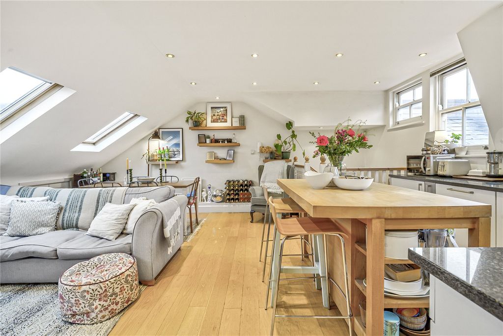 Property photo 2 of 9 Picture No. 16