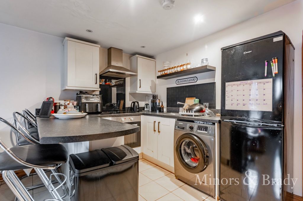 Property photo 2 of 8